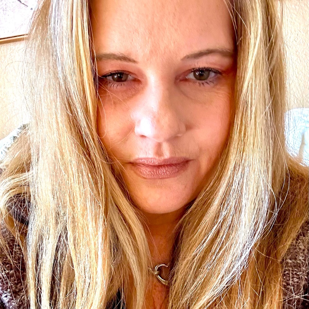 Meet your Posher, Carrie